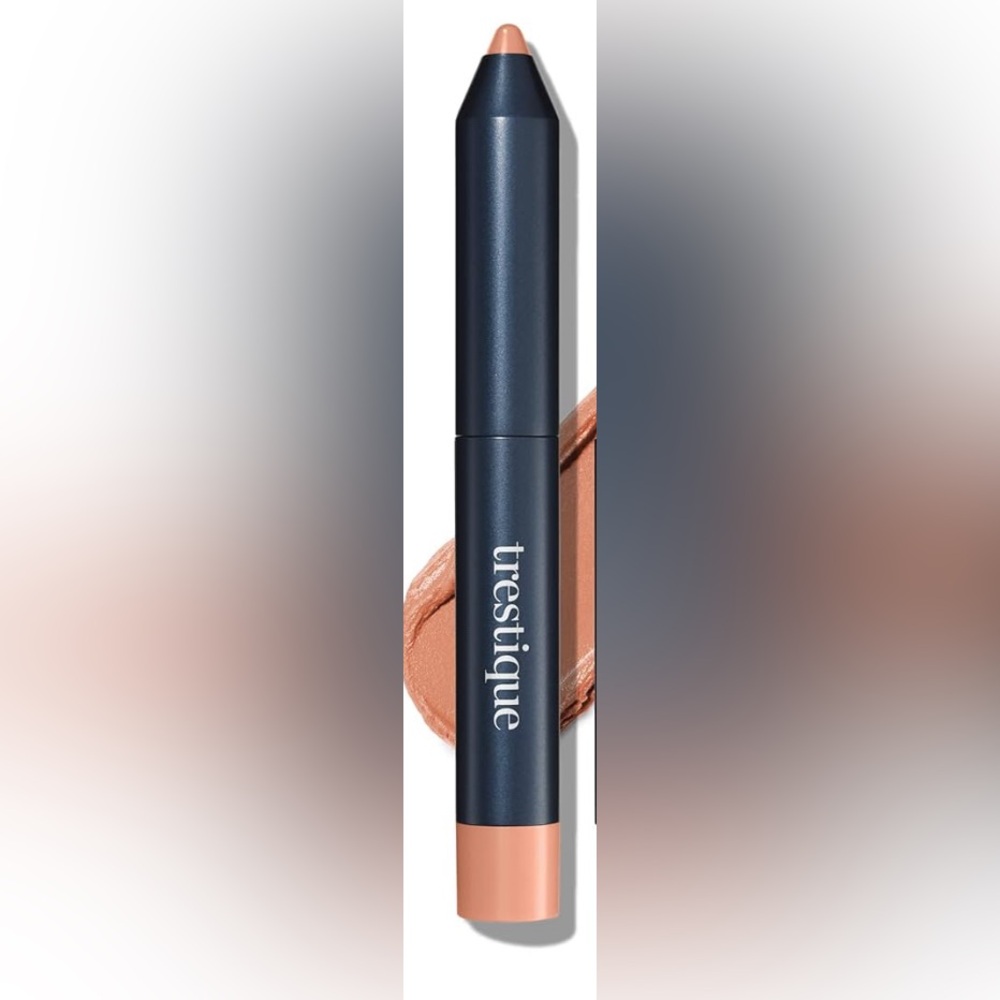 treStiQue Lip Crayon in Nude Peach